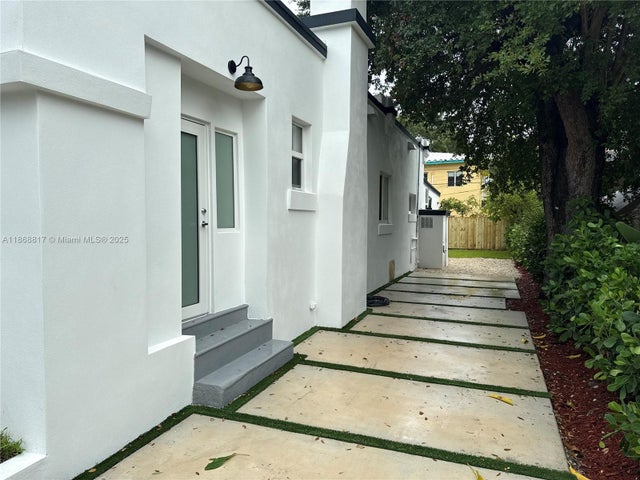 2 of 17 - 142 Nw 47th Ter, Miami, FL