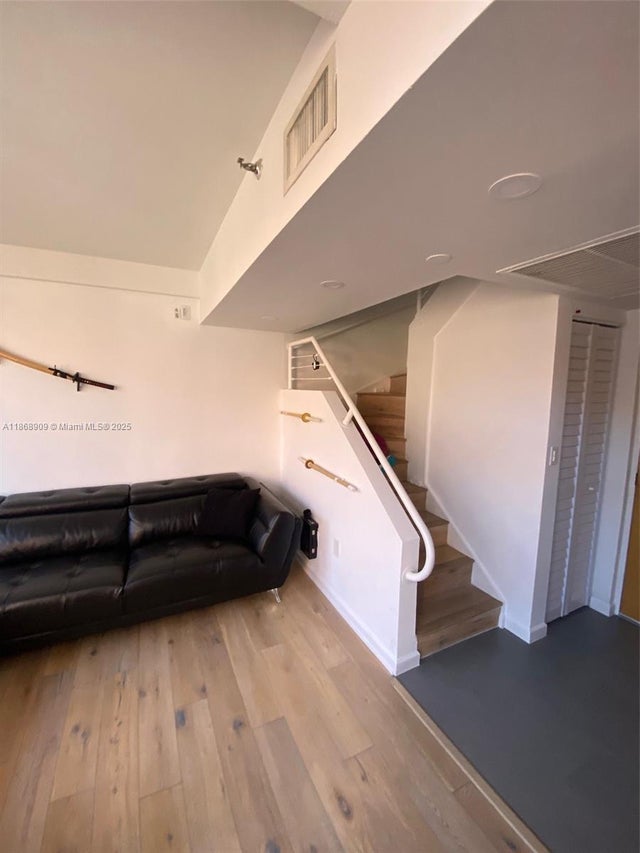 4 of 6 - 2801 Florida Ave 433, Coconut Grove, FL