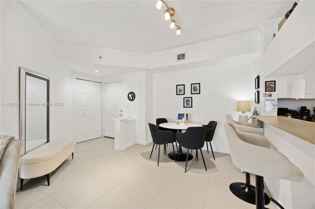4 of 35 - 17100 N Bay Rd 1810, Sunny Isles Beach, FL