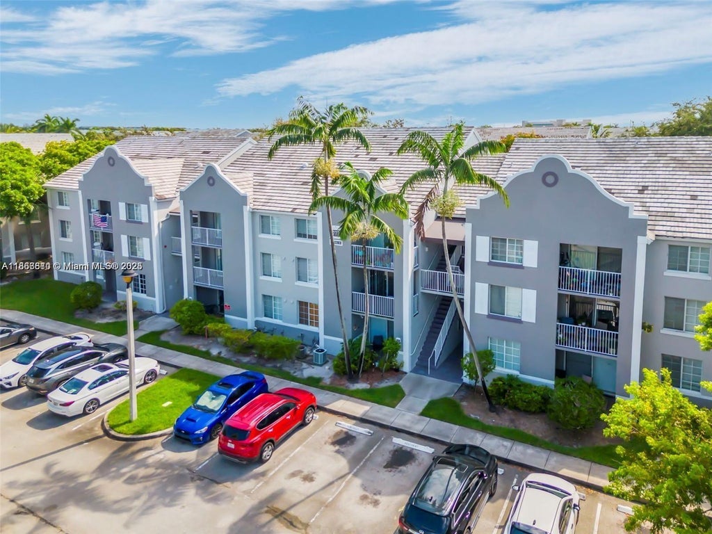 655 Sw 111th Way 201, Pembroke Pines