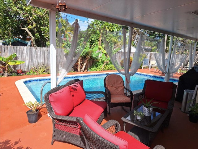 3 of 24 - 7561 Meridian St, Miramar, FL