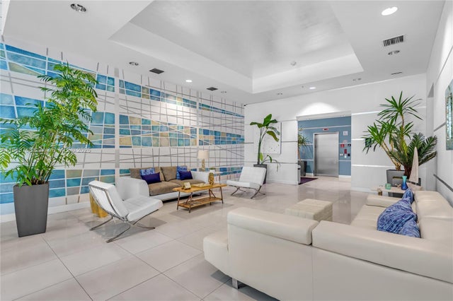 2 of 33 - 1723 Sw 2nd Ave 902, Miami, FL