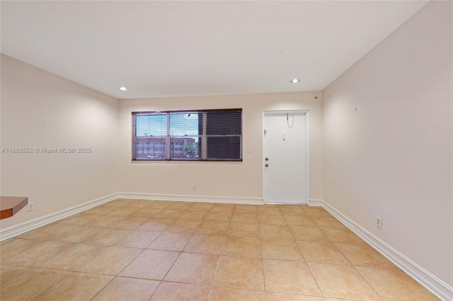 3 of 30 - 9021 Sunrise Lakes Blvd 211, Sunrise, FL