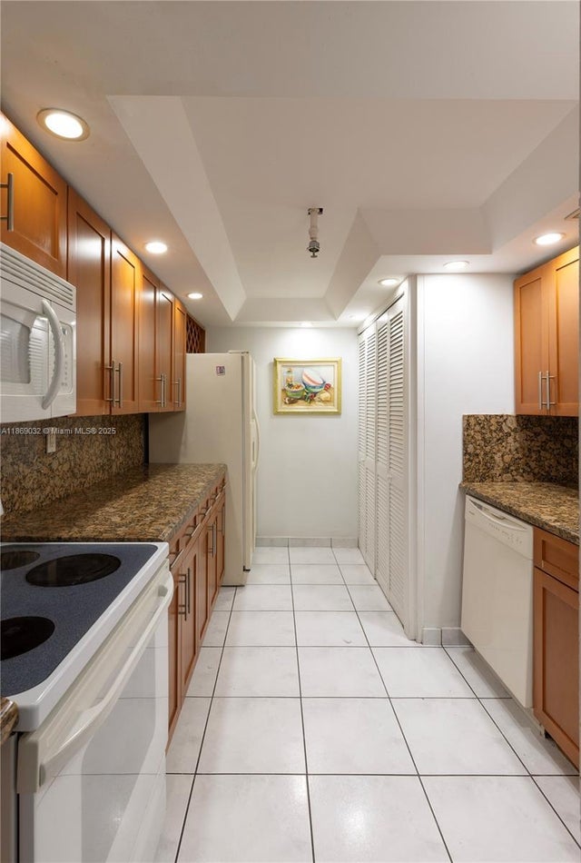 4 of 26 - 3200 Collins Ave 12-8, Miami Beach, FL