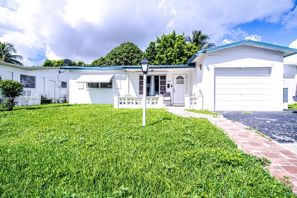 4231 Nw 49th Ave, Lauderdale Lakes