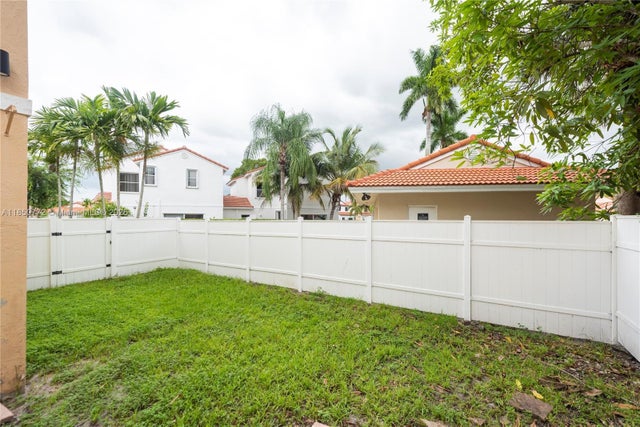 4 of 27 - 18021 Sw 11th Ct, Pembroke Pines, FL