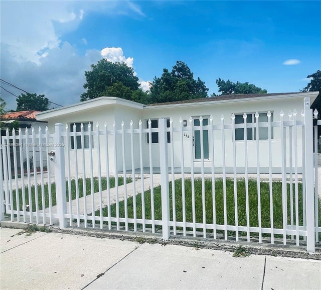 2 of 18 - 1145 Nw 25th St, Miami, FL