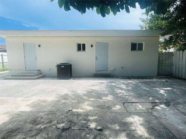 5 of 18 - 1145 Nw 25th St, Miami, FL