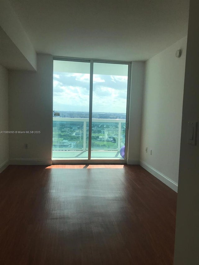 2 of 9 - 1800 N Bayshore Dr 3910, Miami, FL