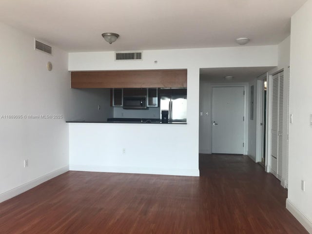 3 of 9 - 1800 N Bayshore Dr 3910, Miami, FL