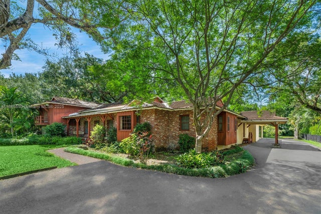 5 of 14 - 5440 Hammock Dr, Coral Gables, FL