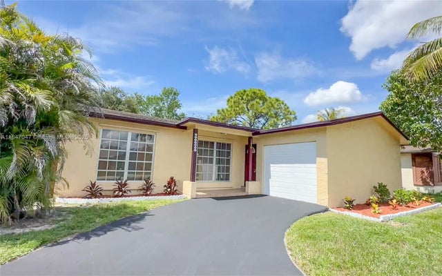 2 of 26 - 12020 Nw 34th Pl, Sunrise, FL