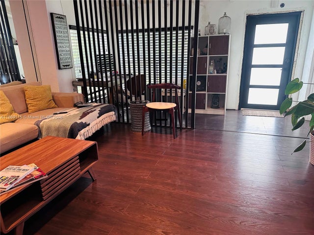 5 of 15 - 4371 Sw 14th St, Miami, FL