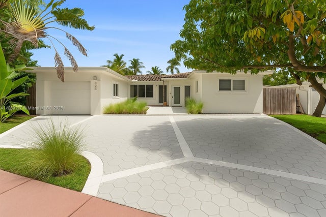 4 of 43 - 235 Fairway Dr, Miami Beach, FL