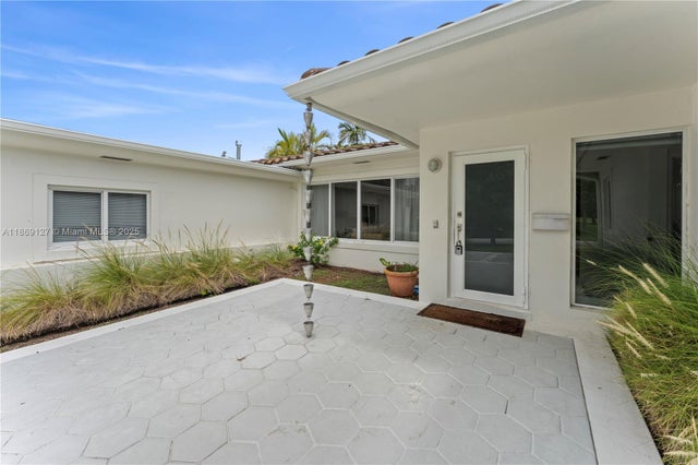 5 of 43 - 235 Fairway Dr, Miami Beach, FL