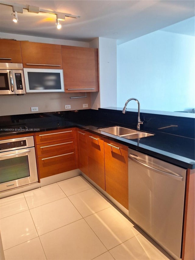 3 of 36 - 253 Ne 2nd St 2606, Miami, FL