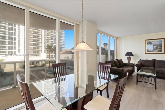 2 of 51 - 4775 Collins Ave 507, Miami Beach, FL