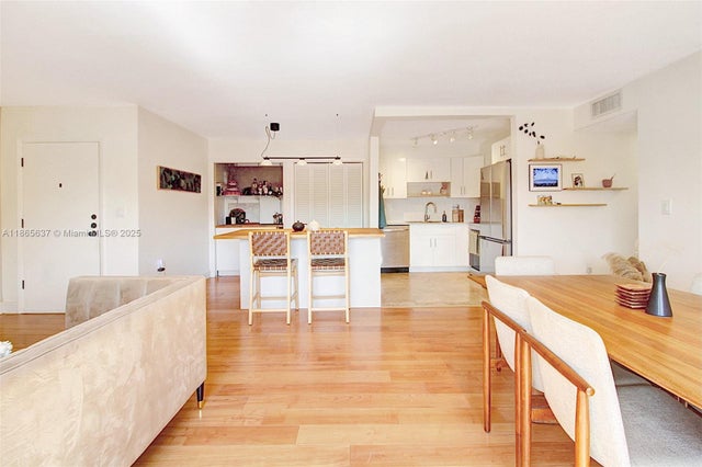 4 of 23 - 1100 Salzedo St 3b, Coral Gables, FL