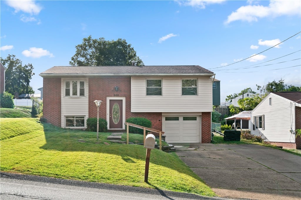 508 Presque Isle Drive, Plum Boro