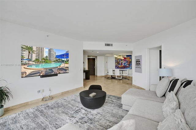 2 of 42 - 21205 Yacht Club Dr 3103, Aventura, FL