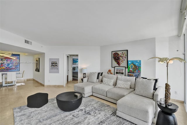 3 of 42 - 21205 Yacht Club Dr 3103, Aventura, FL