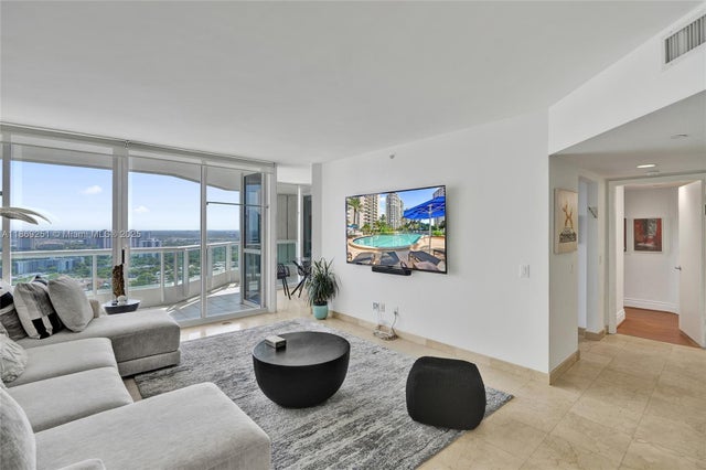 4 of 42 - 21205 Yacht Club Dr 3103, Aventura, FL