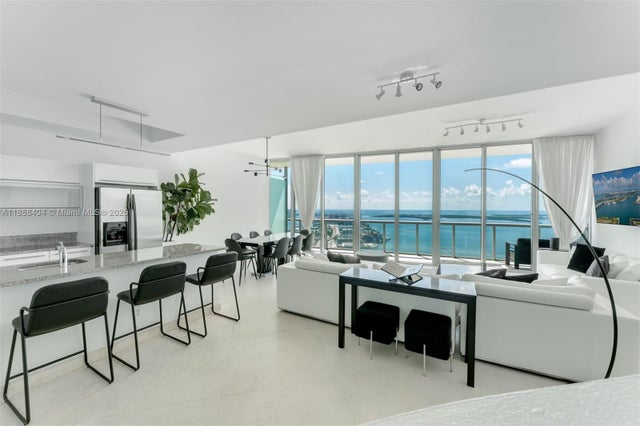 3 of 32 - 888 Biscayne Blvd 5507/5607, Miami, FL