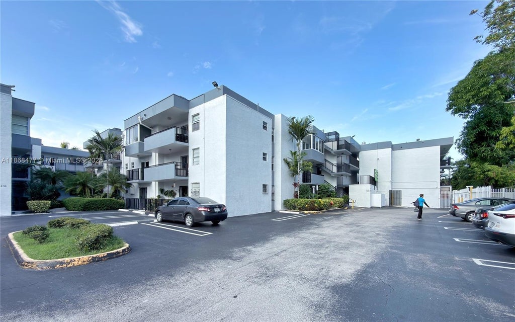 2465 Sw 18th Ave 3307, Miami