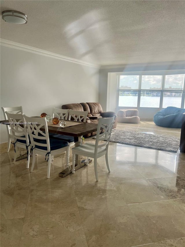 2 of 17 - 1100 Ne 191st St 33, Miami, FL