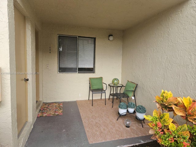 2 of 24 - 436 Lakeview Dr 104, Weston, FL