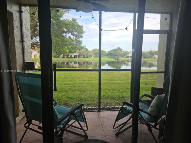 4 of 24 - 436 Lakeview Dr 104, Weston, FL