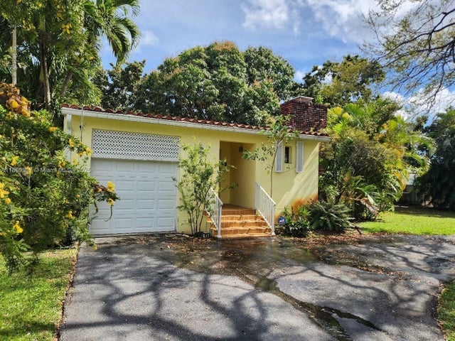 1 of 12 - 217 Iroquois St, Miami Springs, FL