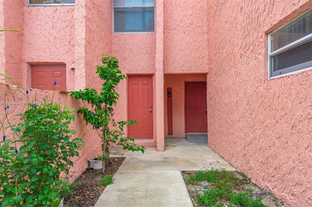 2 of 53 - 1657 Nw 58th Ave 15, Lauderhill, FL