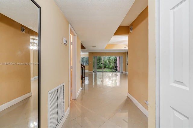 5 of 53 - 1657 Nw 58th Ave 15, Lauderhill, FL