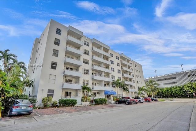 3 of 35 - 2900 N Banyan St 101, Fort Lauderdale, FL