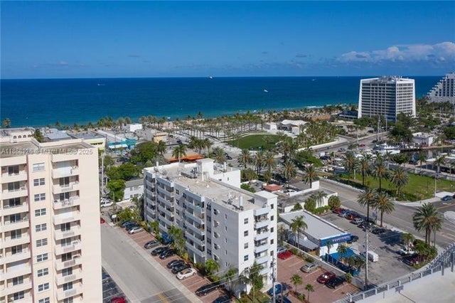 4 of 35 - 2900 N Banyan St 101, Fort Lauderdale, FL