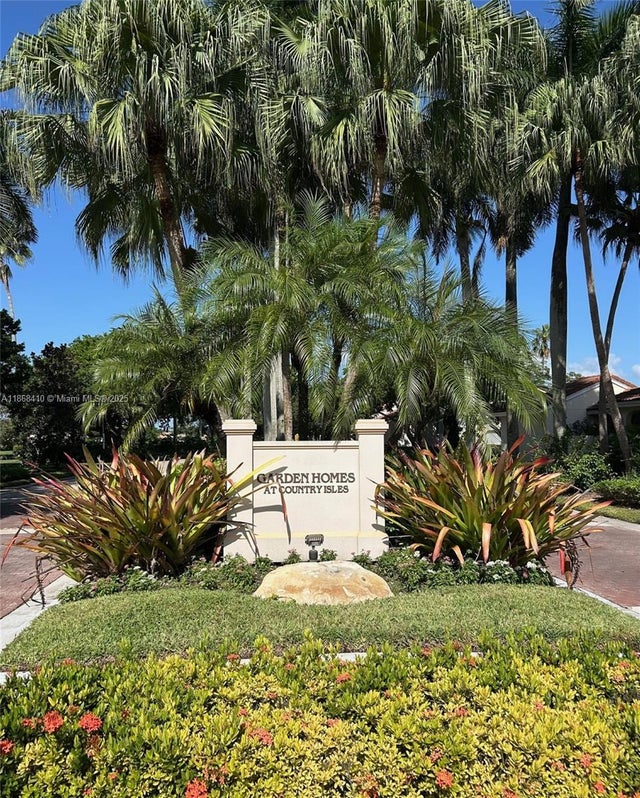 2 of 29 - 1426 Seagrape Cir, Weston, FL