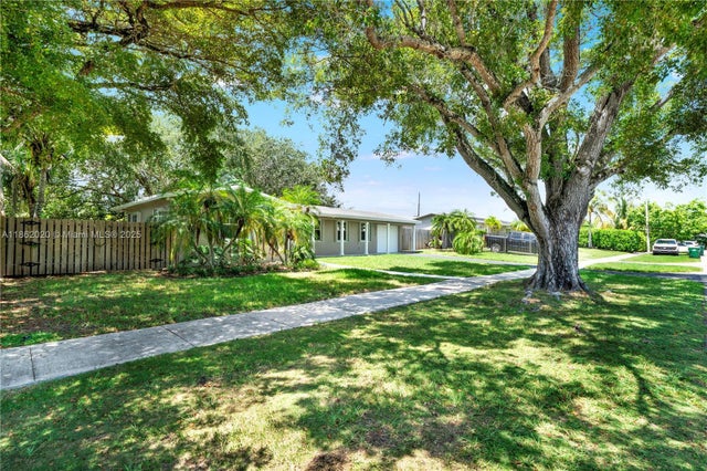 3 of 32 - 16022 Sw 98th Ave, Miami, FL