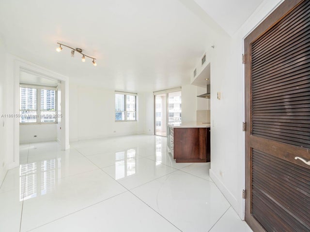 3 of 25 - 701 Brickell Key Blvd 1504, Miami, FL