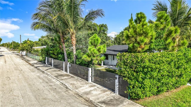 3 of 39 - 10045 Sw 172nd St, Miami, FL