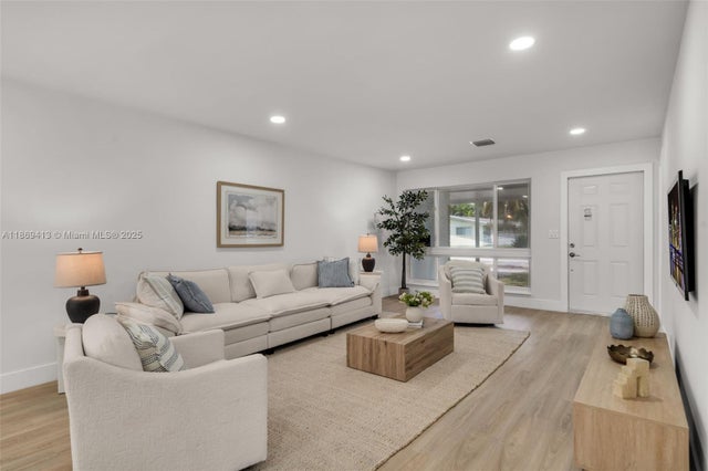 3 of 40 - 3920 Hayes St, Hollywood, FL