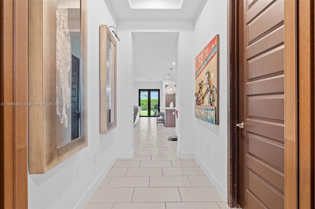 5 of 41 - 15877 Sw 136th Way, Miami, FL