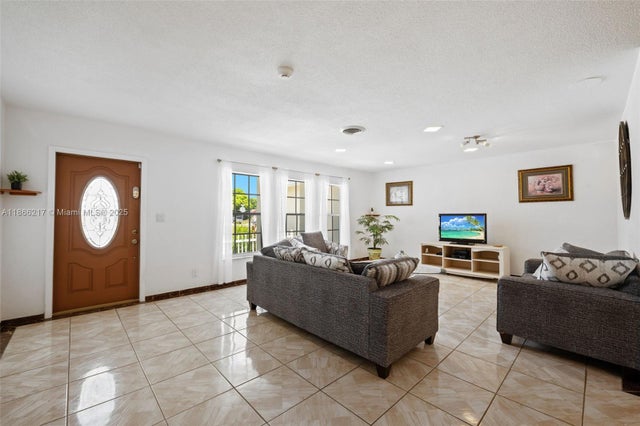 4 of 24 - 791 Sw 49th Ter, Margate, FL