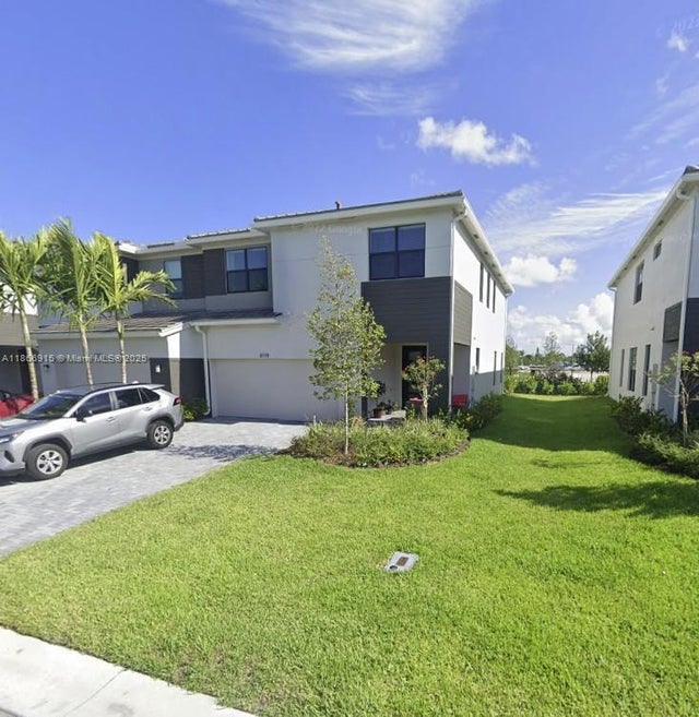 1 of 4 - 8719 Antarus Dr, Lake Worth, FL