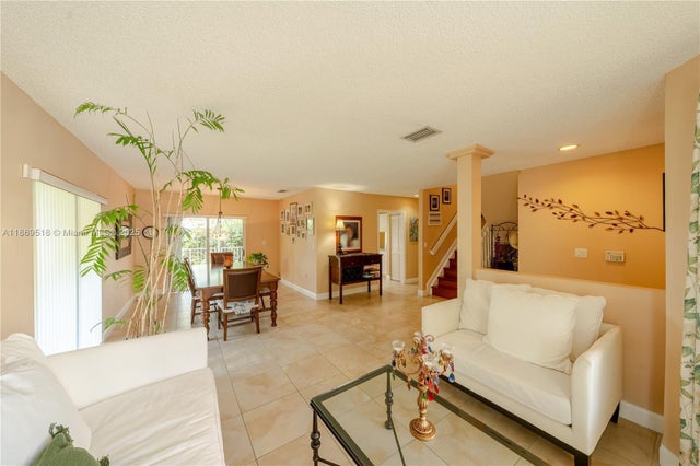 5 of 9 - 14204 Sw 117th St, Miami, FL