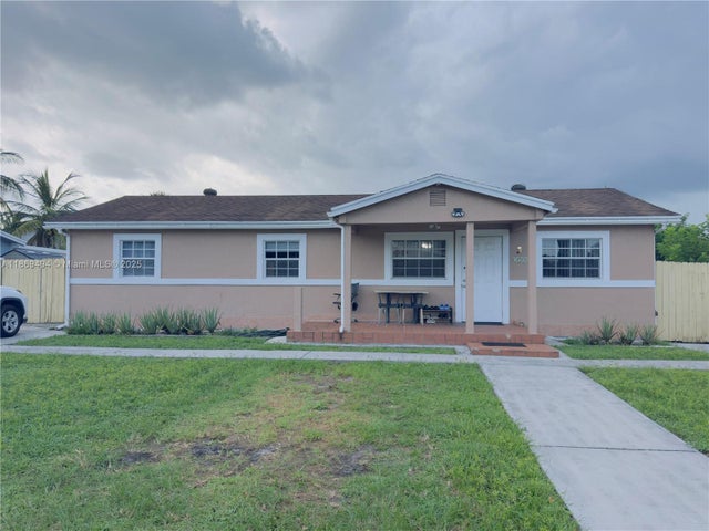 1 of 20 - 5721 Sw 54th Ter, Davie, FL