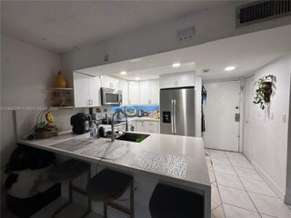 Photo of Listing #A11862549