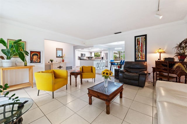 3 of 38 - 11911 Nw 14th Ct, Pembroke Pines, FL