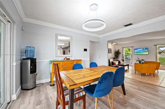 5 of 38 - 11911 Nw 14th Ct, Pembroke Pines, FL