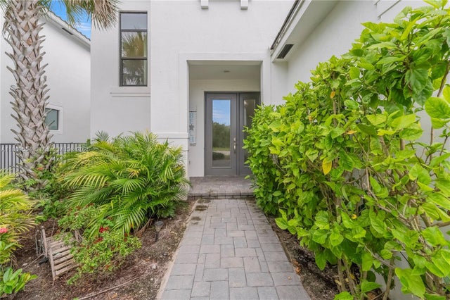 4 of 49 - 7356 Estero Dr, Lake Worth, FL